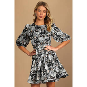 Lulus Pleasing To The Eye Black Floral Print Skater Mini Dress - Size M